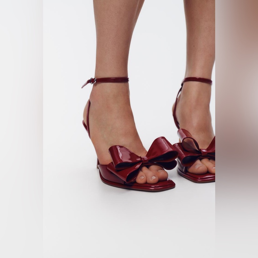 Zara PATENT EFFECT BOW SANDALS - Strawberry Red size 39 or size 8 only worn once - Picture 2 of 8
